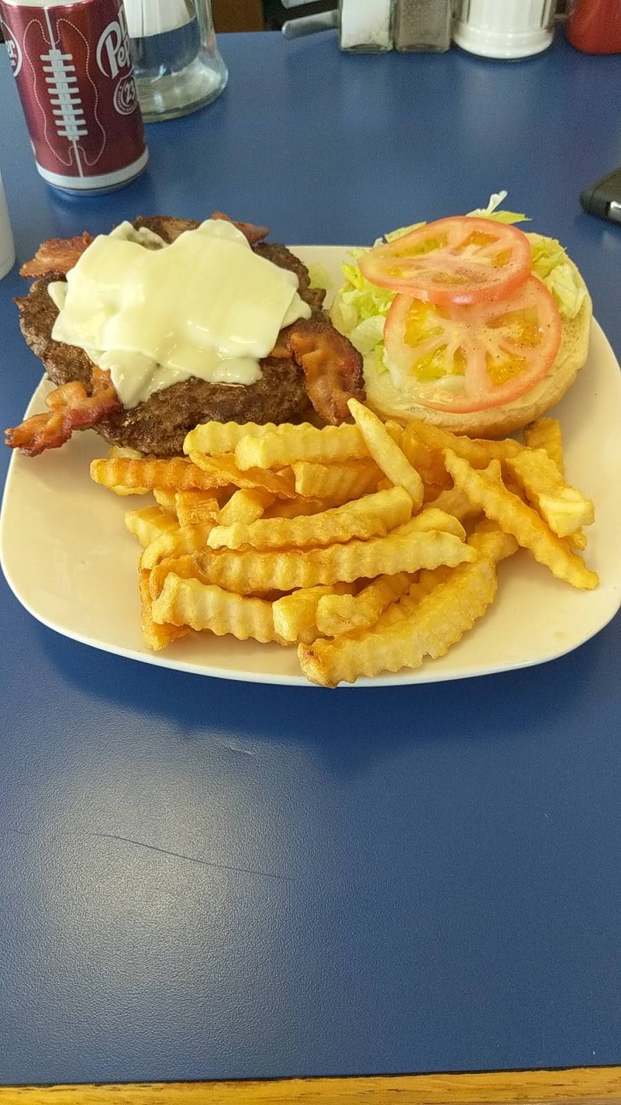 Bills Burgers | restaurant | 848 Providence Rd, Chesapeake, VA 23325, USA | 7573904484 OR +1 757-390-4484