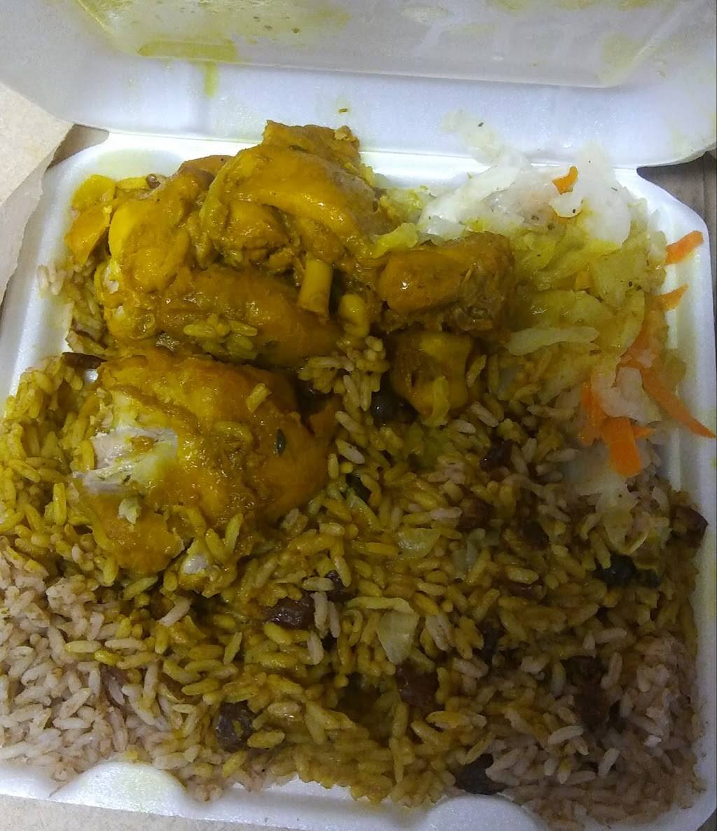 Carls Seafood Restaurant | restaurant | 2934 FL-7, Lauderdale Lakes, FL 33311, USA | 9546765700 OR +1 954-676-5700