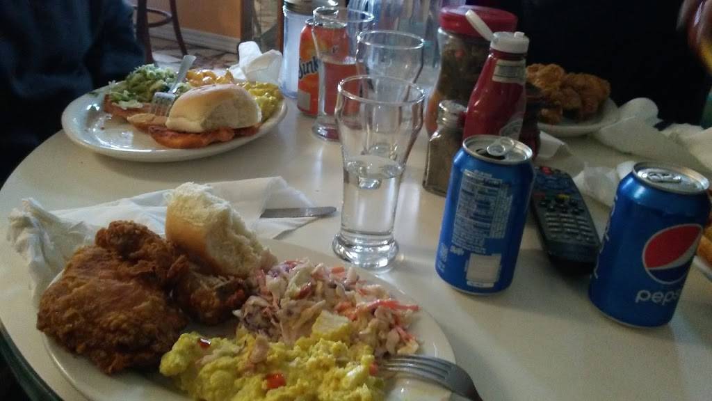 Pollo Chapin | restaurant | 2054 Junction Ave, Detroit, MI 48209, USA | 3138431885 OR +1 313-843-1885