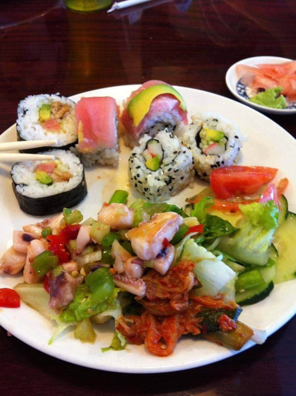 Tin Tin Buffet | restaurant | 200 N Beacon St, Brighton, MA 02135, USA | 6172547888 OR +1 617-254-7888