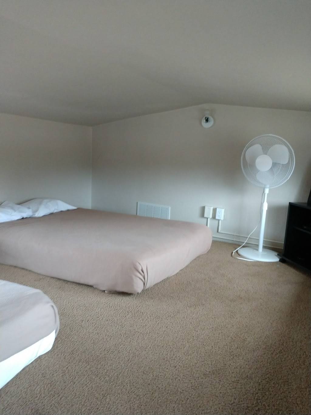 Texas Wine Country Jellystone Park Camp-Resort | meal takeaway | 5871 United States, 10618 US-290, Fredericksburg, TX 78624, USA | 8309902267 OR +1 830-990-2267