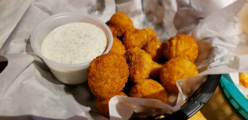 Ole Tyme Charleys | restaurant | 31 S River St, Plains, PA 18705, USA | 5708223332 OR +1 570-822-3332