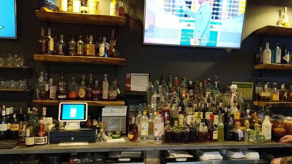 The Blue Duck Barbecue Tavern | restaurant | 212 Southwest Water Street, Peoria, IL 61602, USA | 3099815801 OR +1 309-981-5801