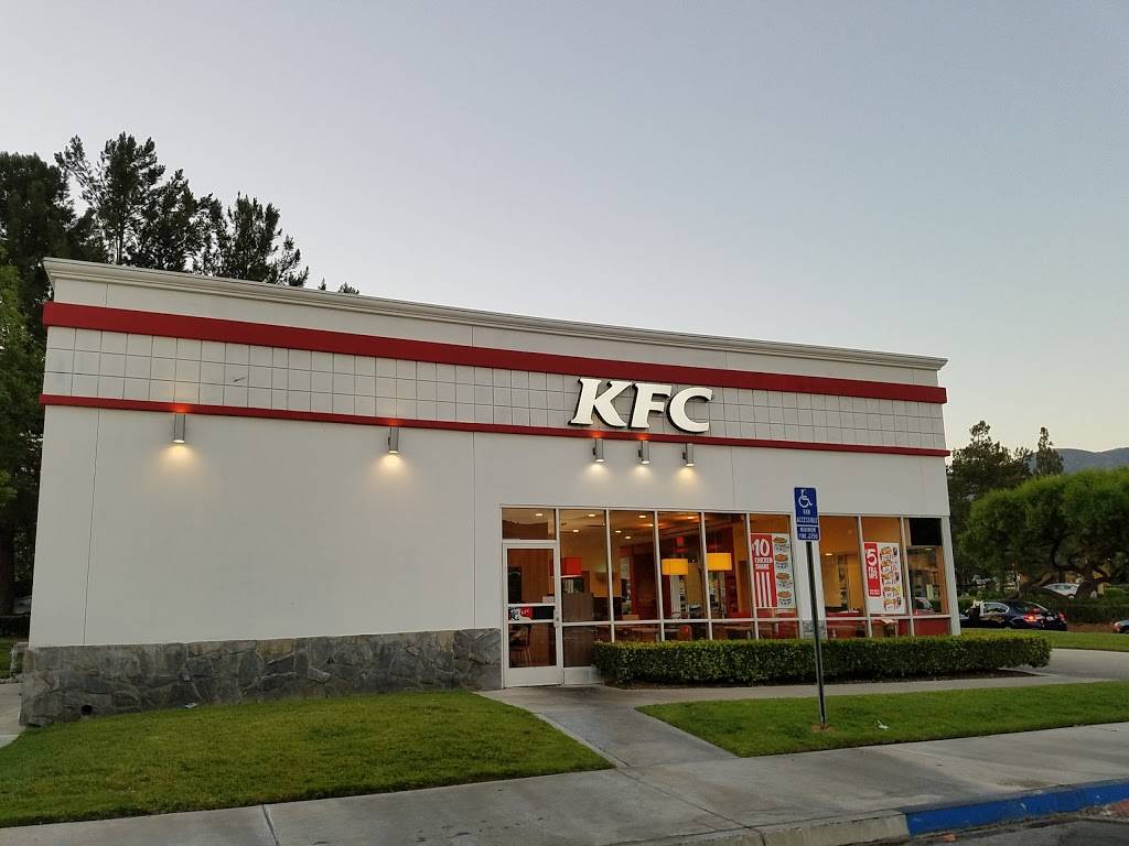 KFC | restaurant | 4694 University Pkwy, San Bernardino, CA 92407, USA | 9098808118 OR +1 909-880-8118