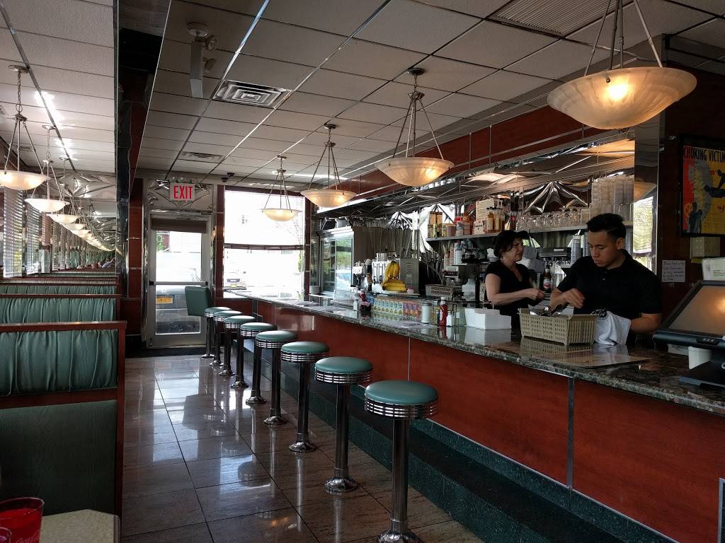 Mikes Place | restaurant | 4677 Hylan Blvd, Staten Island, NY 10312, USA | 7189849479 OR +1 718-984-9479