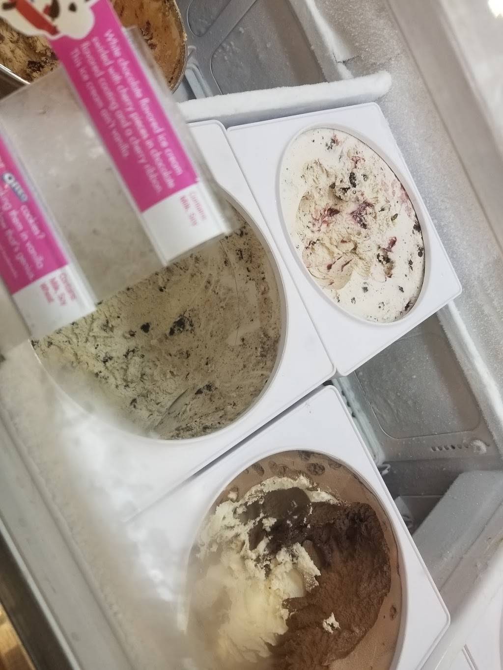 Dunkin Donuts | cafe | 10608 E Bay Rd, Gibsonton, FL 33534, USA | 8135332175 OR +1 813-533-2175