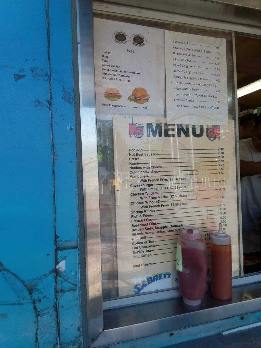 Tommys Doghouse | restaurant | Dinkins Circle, Avenue of Commerce, Corona, NY 11368, USA | 6462294470 OR +1 646-229-4470