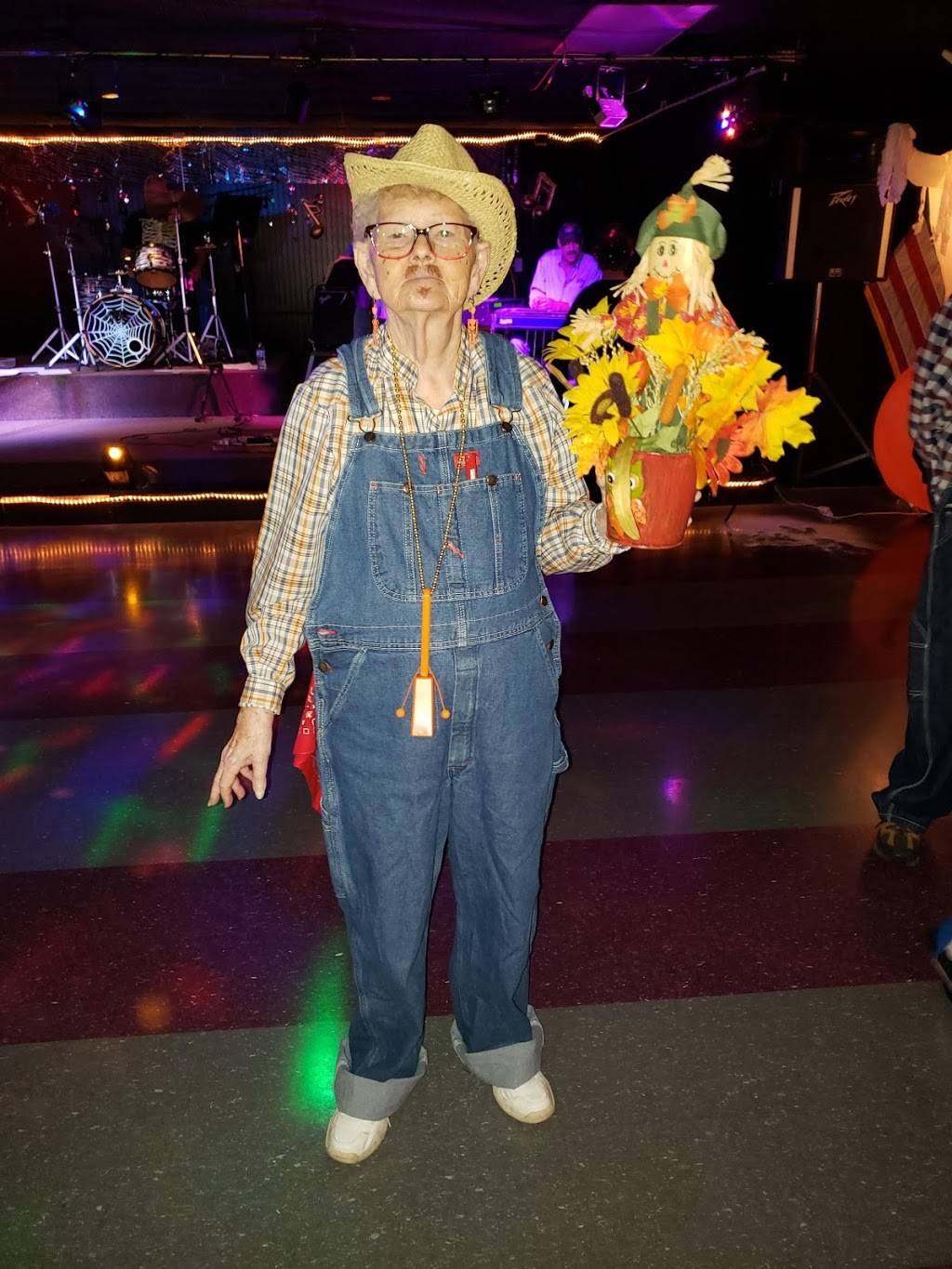 Orioles Nest Social Club | restaurant | 3010 S Main St, Middletown, OH 45044, USA | 5134246879 OR +1 513-424-6879