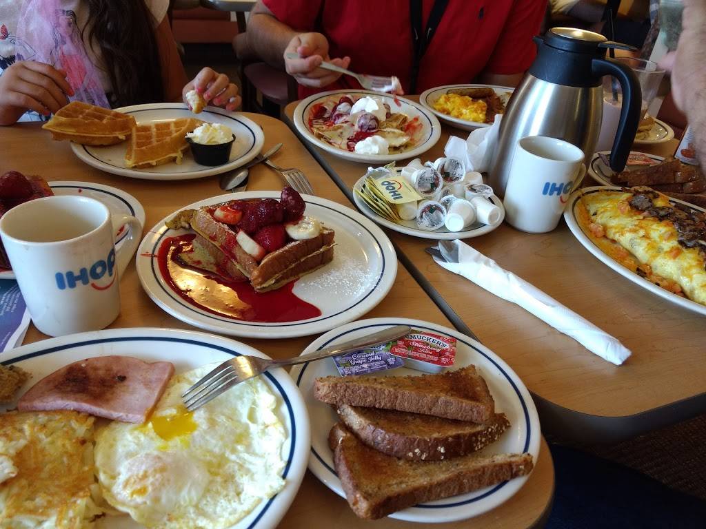 IHOP | restaurant | 4187 N Oracle Rd, Tucson, AZ 85705, USA | 5202933003 OR +1 520-293-3003