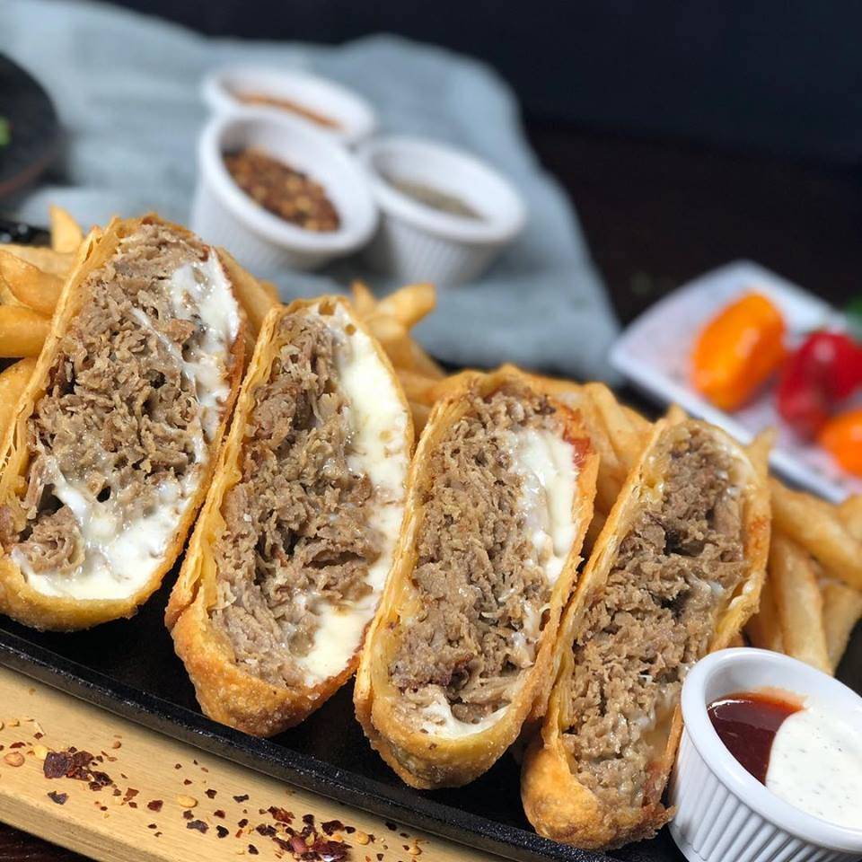 World Famous Miami Gardens | restaurant | 19401 NW 27th Ave, Miami Gardens, FL 33056, USA | 3057602627 OR +1 305-760-2627