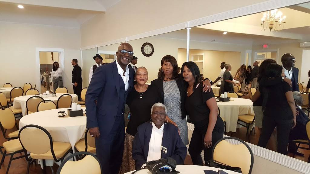 Juan Pollo | restaurant | 300 Garey Ave, Pomona, CA 91766, USA | 9094694779 OR +1 909-469-4779