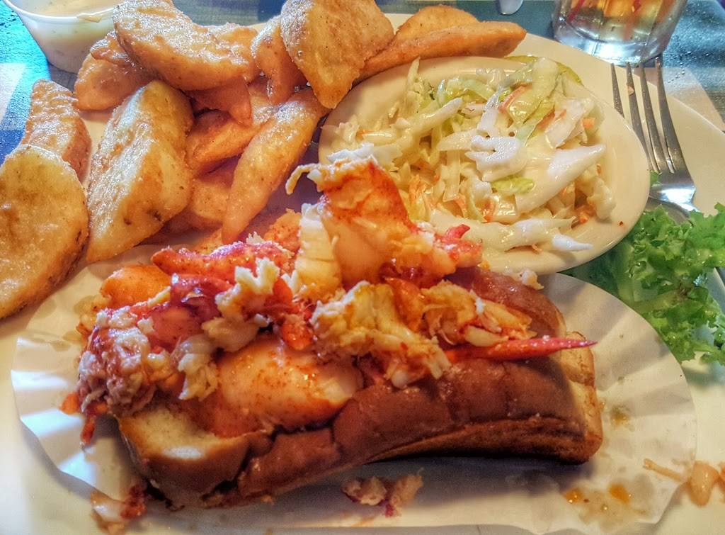 Seven Seas Restaurant | restaurant | 16 New Haven Ave, Milford, CT 06460, USA | 2038777327 OR +1 203-877-7327