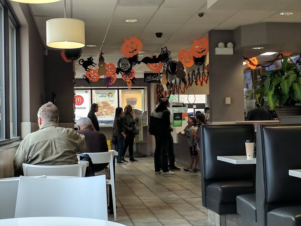 McDonalds | cafe | 5130 N Sheridan Rd, Chicago, IL 60640, USA | 7732759035 OR +1 773-275-9035
