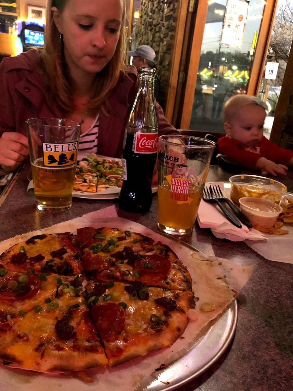 Quezzas | restaurant | 424 S Lamar Blvd, Austin, TX 78704, USA | 5129837927 OR +1 512-983-7927