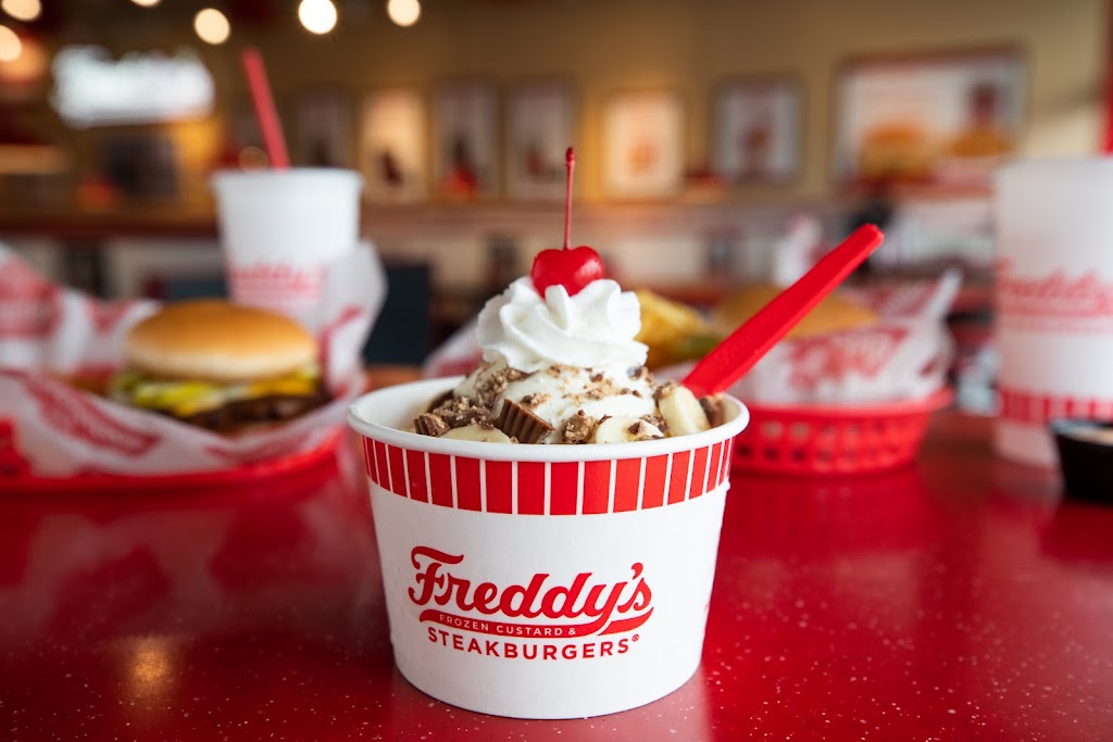Freddys Frozen Custard & Steakburgers | restaurant | 8235 E 96th St, Indianapolis, IN 46256, USA | 3172884478 OR +1 317-288-4478