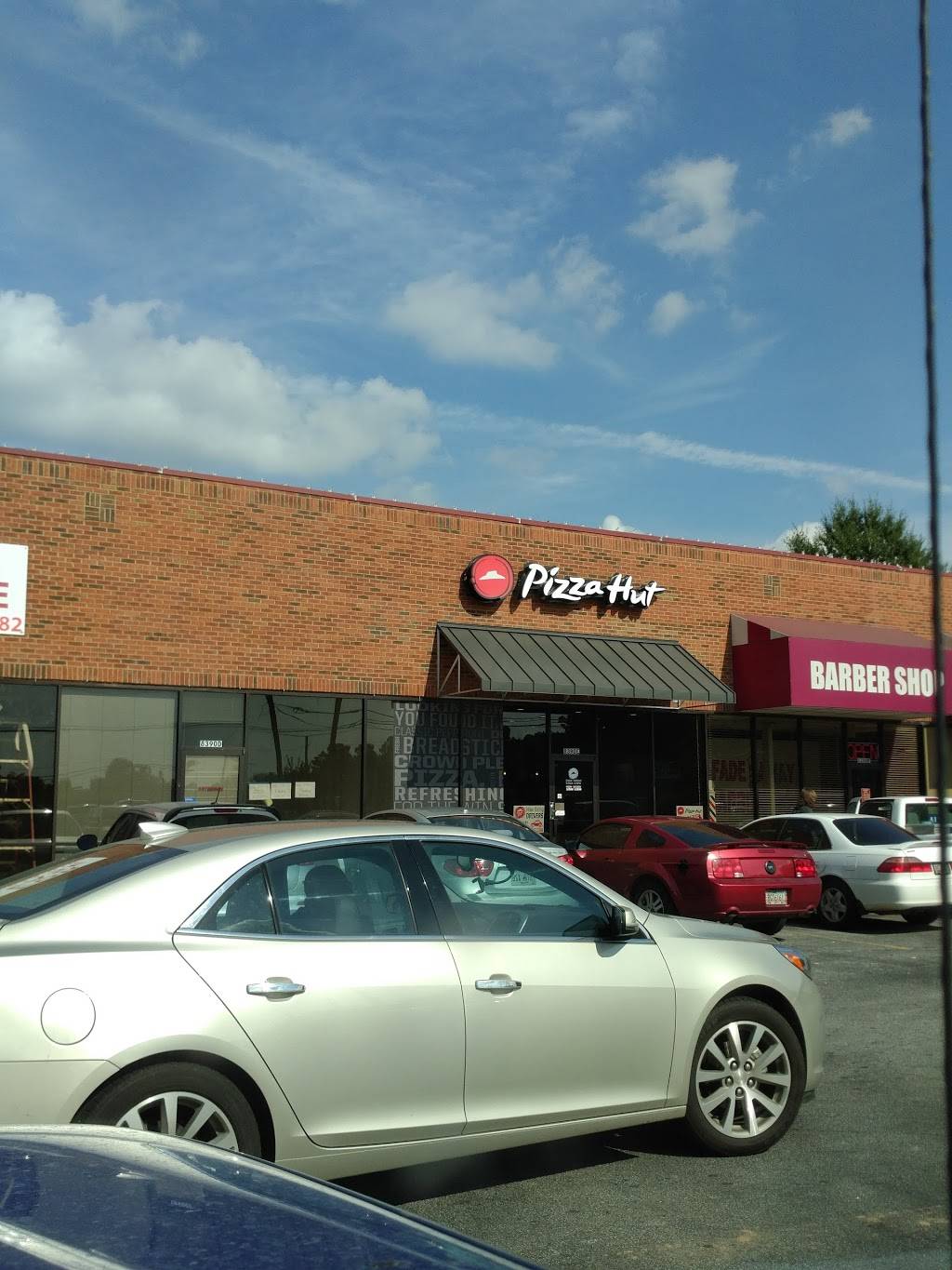 Pizza Hut | meal takeaway | 8390 Senoia Rd Suite E, Fairburn, GA 30213, USA | 4044006623 OR +1 404-400-6623