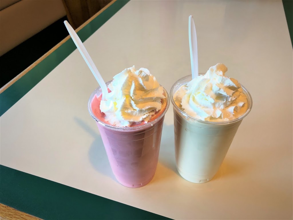 Floyds Frosty | restaurant | 125 Broadway Ave, McCloud, CA 96057, USA | 5309642394 OR +1 530-964-2394