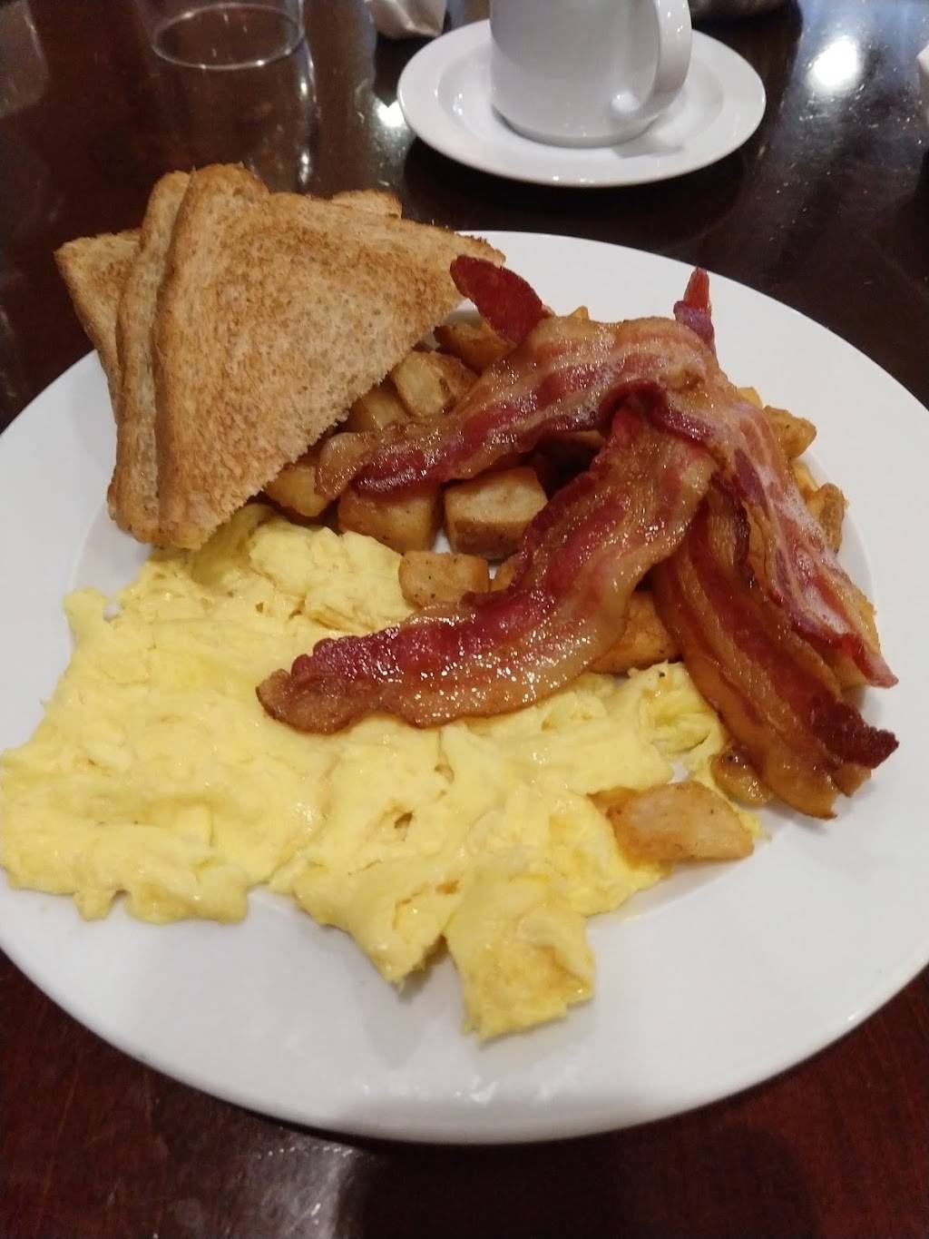 Rendezous Restaurant | restaurant | 10 Laura Blvd, Norwich, CT 06360, USA | 8608895201 OR +1 860-889-5201