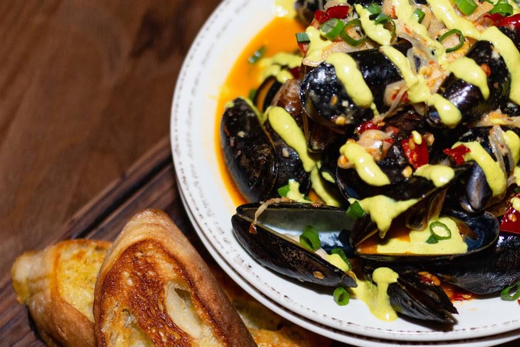 Strandhill Public | restaurant | 309 W Palm Ave, Tampa, FL 33602, USA | 8137699234 OR +1 813-769-9234