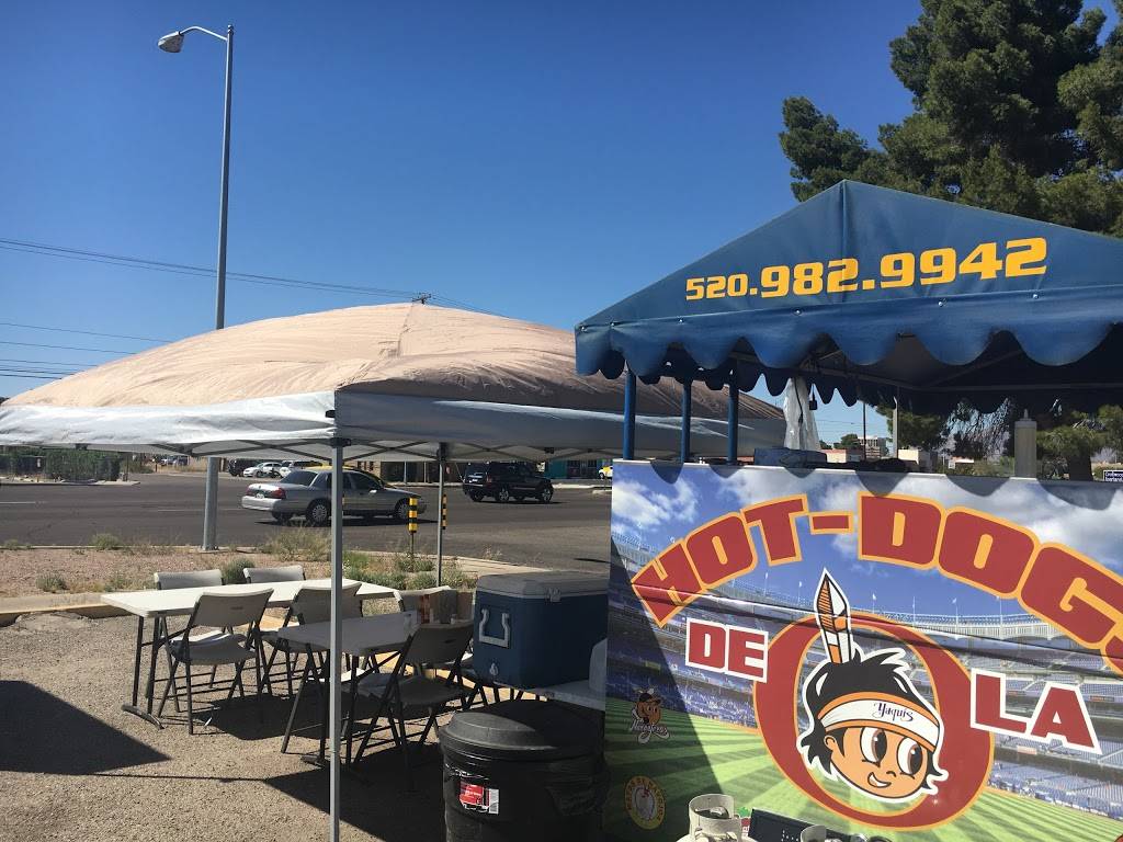 Hotdogs De La O | meal takeaway | 1051 S Craycroft Rd, Tucson, AZ 85711, USA | 5207890401 OR +1 520-789-0401