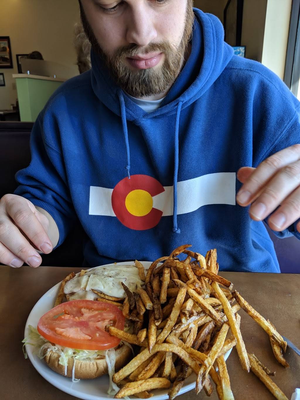 The College Inn | restaurant | 935 W State St, Alliance, OH 44601, USA | 3308233332 OR +1 330-823-3332