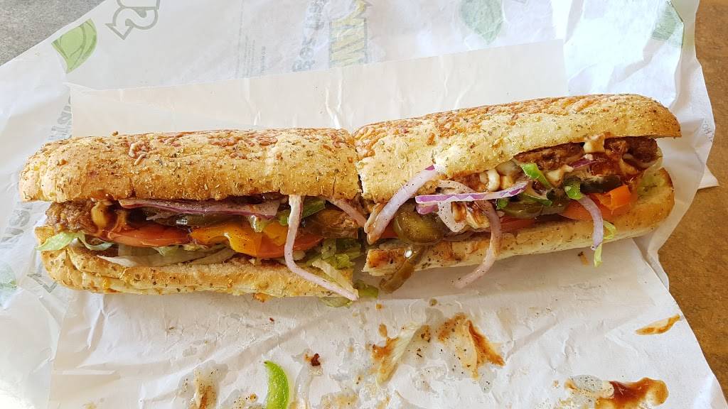 Subway | restaurant | Dundurn Place, 50 Dundurn St S Unit # 107, Hamilton, ON L8P 4W3, Canada | 9055277050 OR +1 905-527-7050