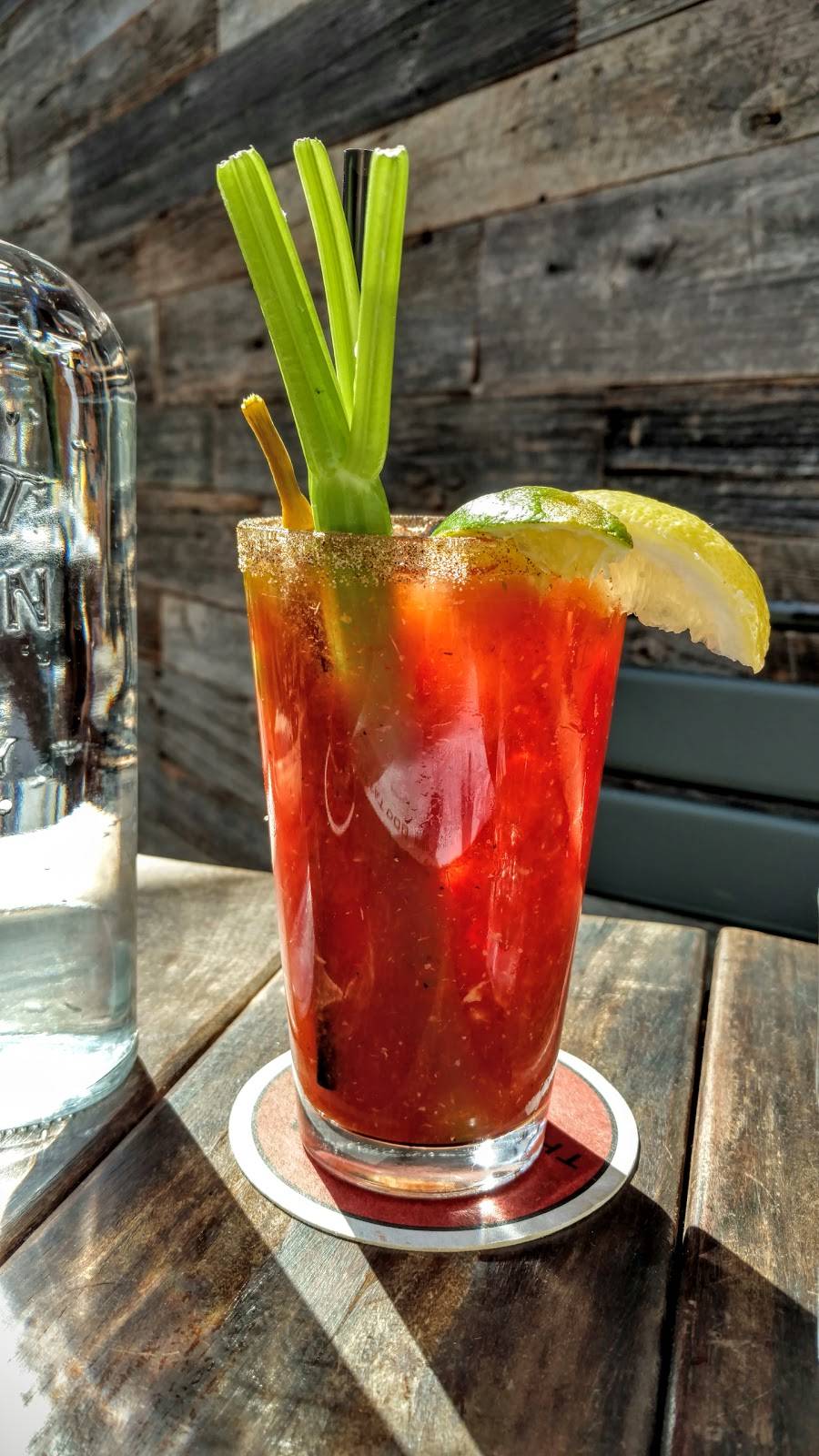 The Fat Dog | restaurant | 11050 W Magnolia Blvd, North Hollywood, CA 91601, USA | 8189853644 OR +1 818-985-3644