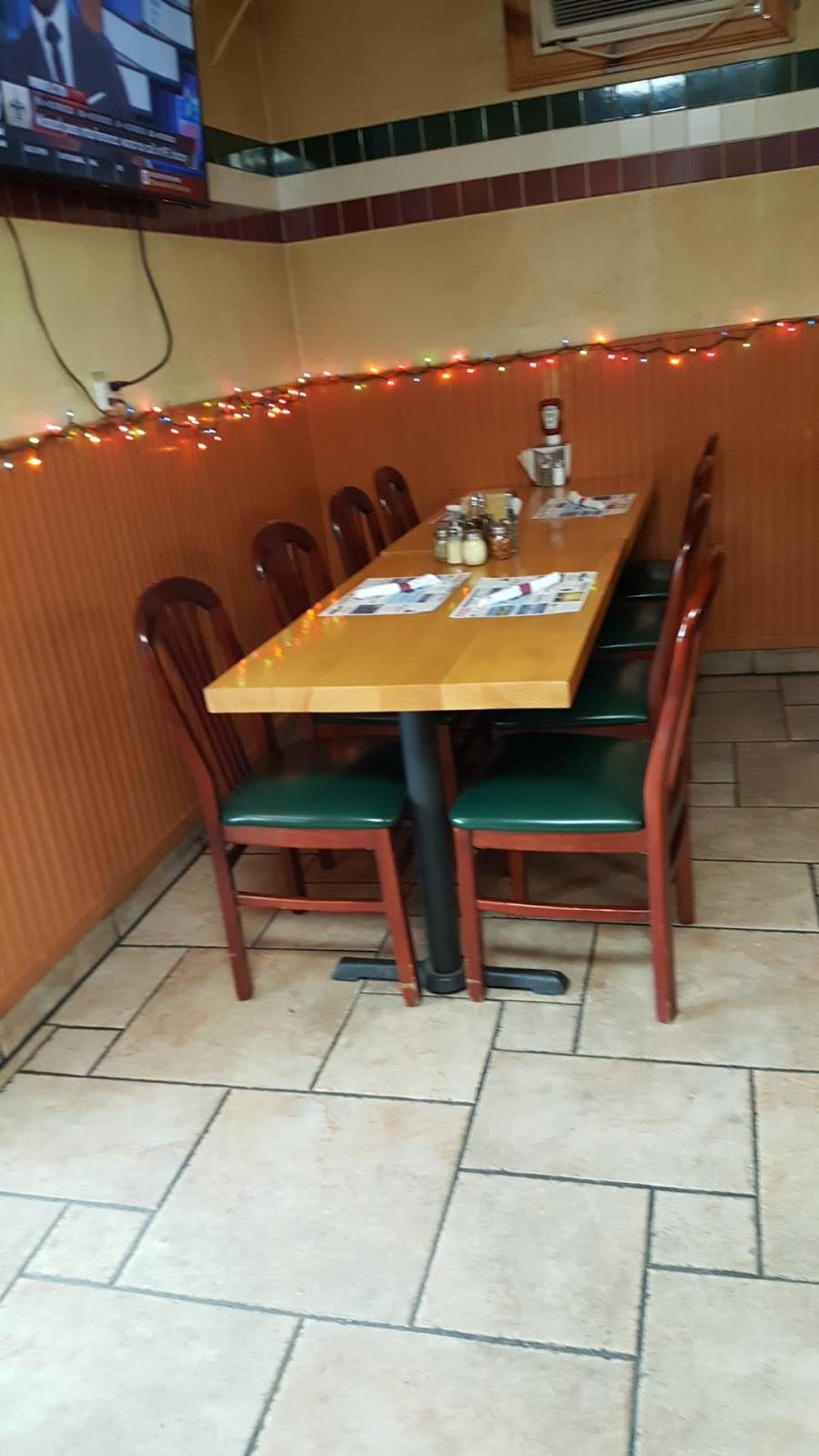 Home Town Pizza | restaurant | 47 Waterbury Rd, Prospect, CT 06712, USA | 2037585188 OR +1 203-758-5188