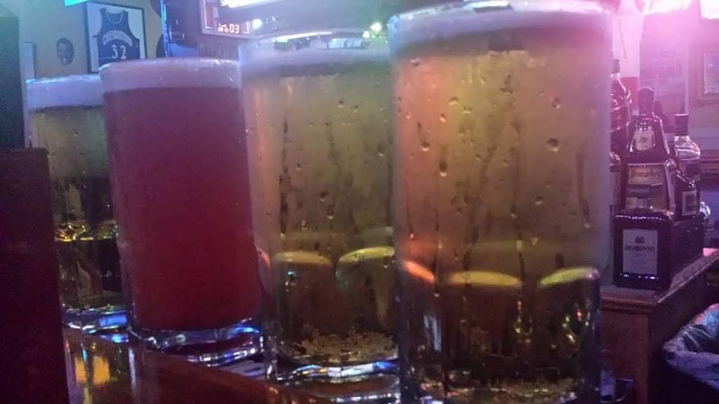 Lighthouse Bar & Grill | restaurant | 2505 S 132nd St, Omaha, NE 68144, USA | 4028858188 OR +1 402-885-8188