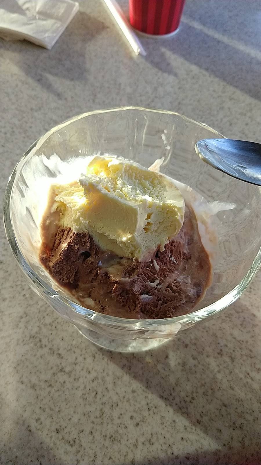 Oberweis Ice Cream and Dairy Store | restaurant | 840 N Kinzie Ave Unit F, Bradley, IL 60915, USA | 8159324666 OR +1 815-932-4666