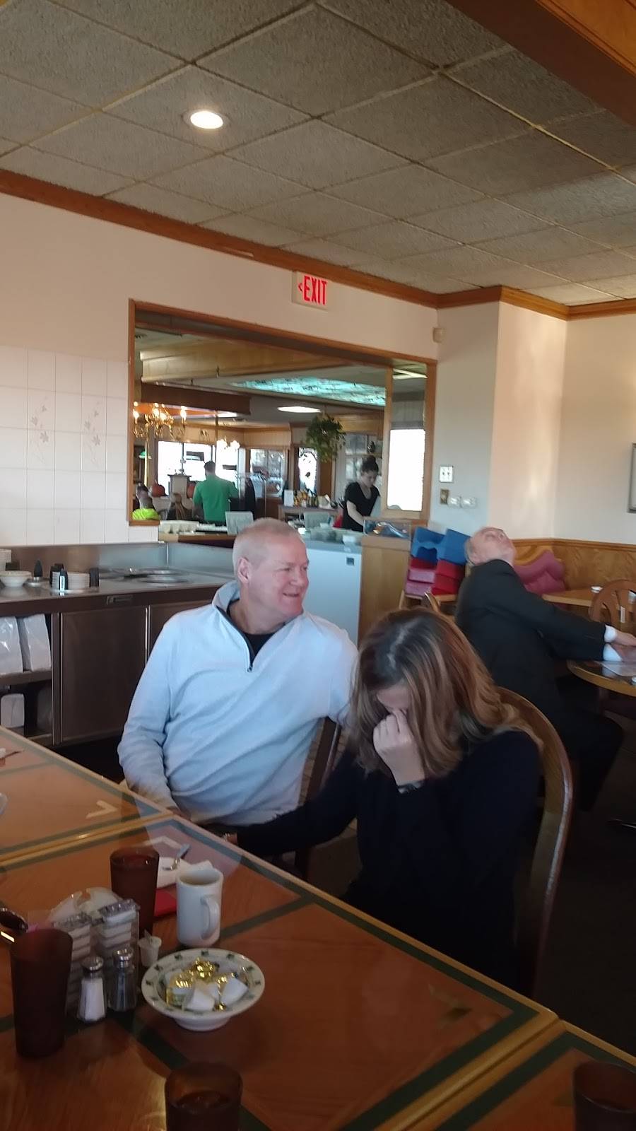 The Meadows Family Restaurant | restaurant | 10615 Northwestern Ave, Franksville, WI 53126, USA | 2628352000 OR +1 262-835-2000