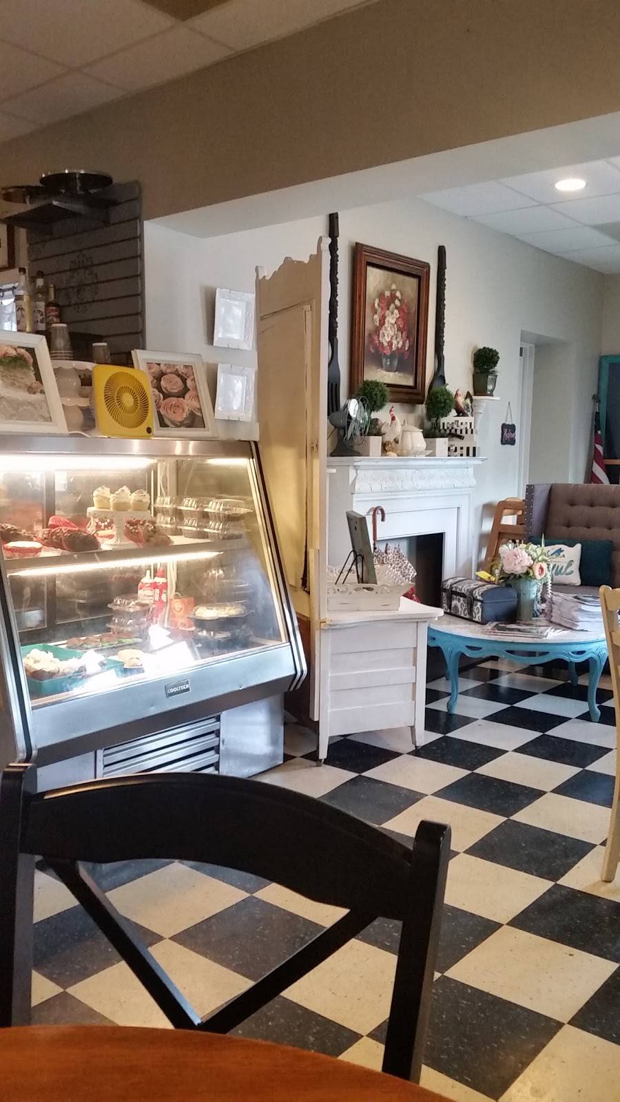 Gold Star Cafe and Catering | restaurant | 1336 E Commercial Ave, Lowell, IN 46356, USA | 2196903487 OR +1 219-690-3487