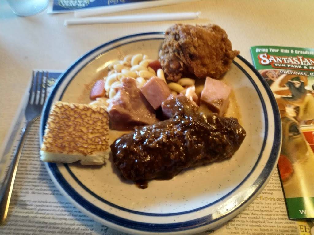 Grannys Kitchen | restaurant | 1098 Paint Town Rd, Cherokee, NC 28719, USA | 8284975010 OR +1 828-497-5010