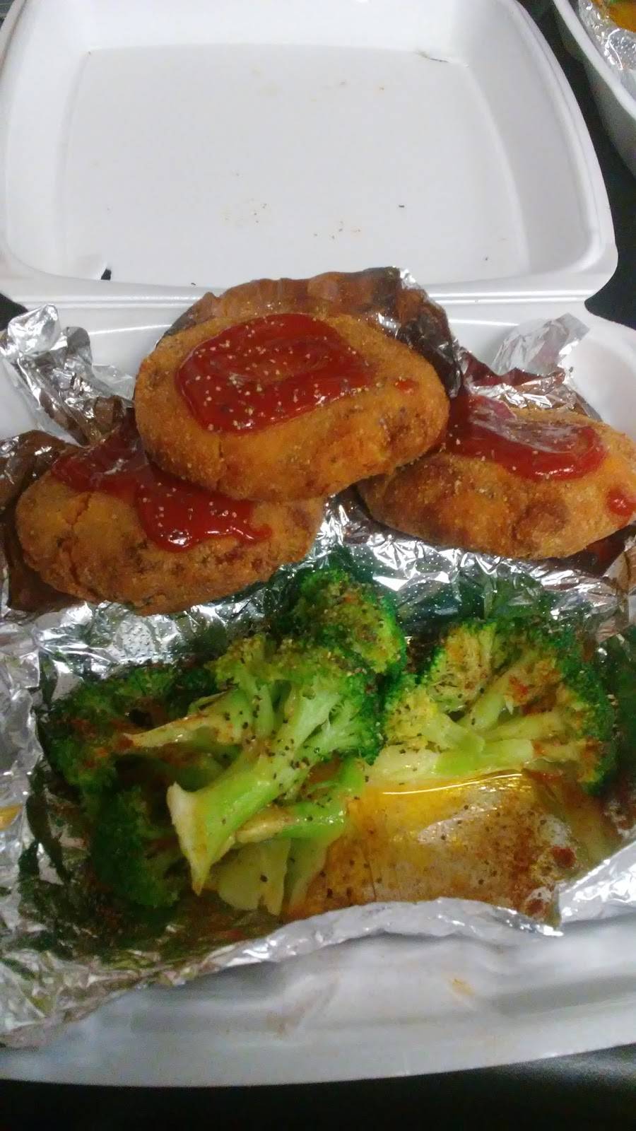 Fresh Gulf Seafood | restaurant | 2528 S 24th St, Philadelphia, PA 19145, USA | 2672731288 OR +1 267-273-1288