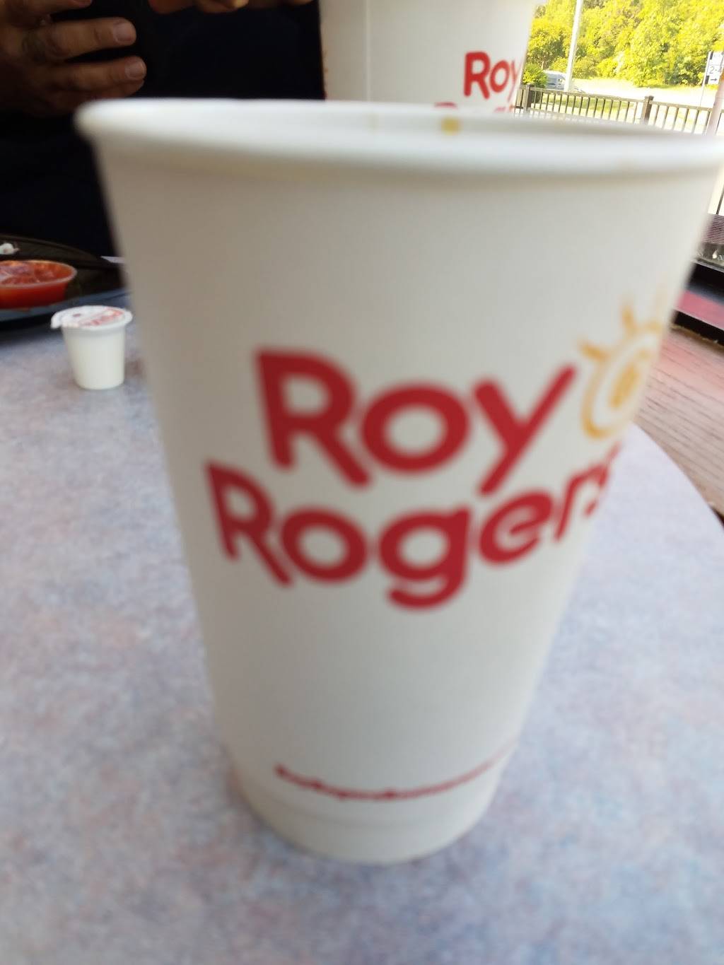 Roy Rogers | restaurant | 14000 H G Trueman Rd, Solomons, MD 20688, USA | 4103264290 OR +1 410-326-4290