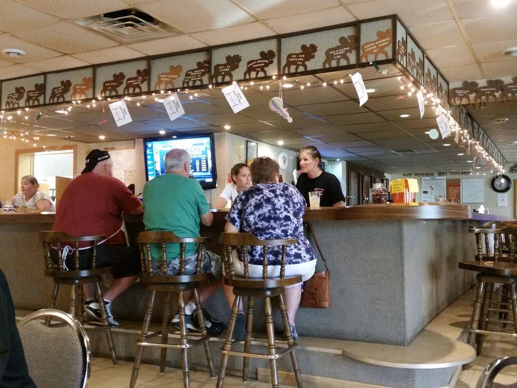 Moose Lodge West Bend 1398 | restaurant | 1721 Chestnut St, West Bend, WI 53095, USA | 2623388122 OR +1 262-338-8122
