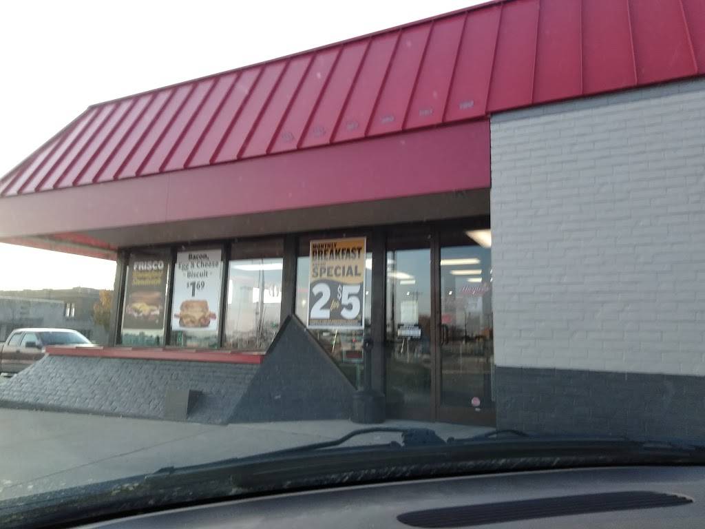 Hardees | restaurant | 409 Algoma Blvd, Oshkosh, WI 54901, USA | 9202317500 OR +1 920-231-7500