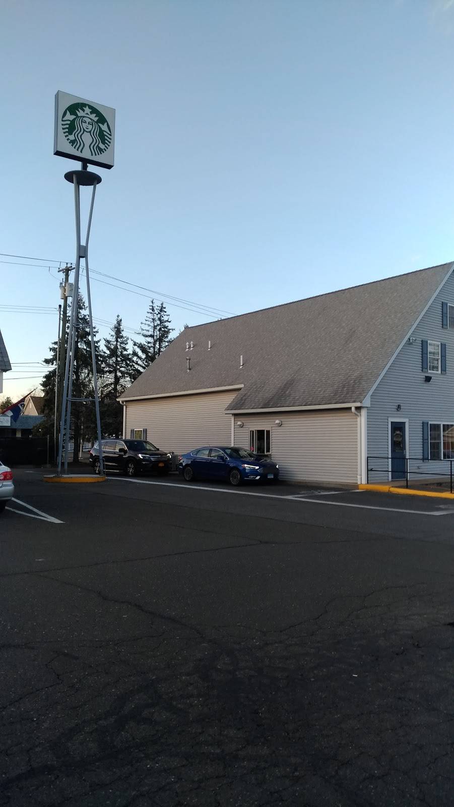 Starbucks | cafe | 1660 Litchfield Turnpike, Woodbridge, CT 06525, USA | 2033920283 OR +1 203-392-0283