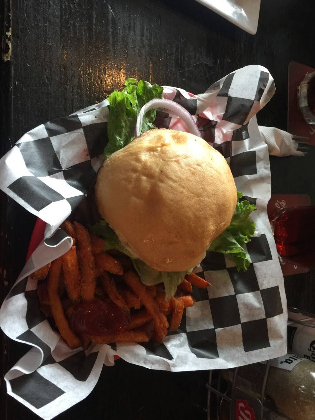 Cedar Springs Tap House | restaurant | 4123 Cedar Springs Rd #100, Dallas, TX 75219, USA | 2143777446 OR +1 214-377-7446