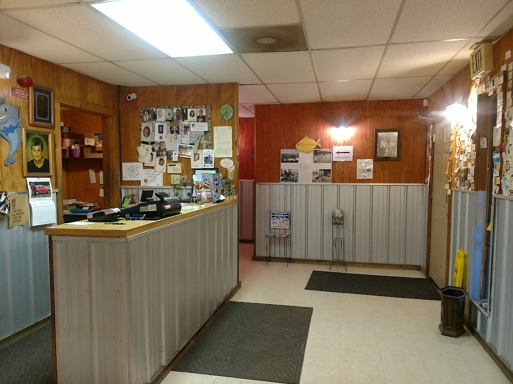 The Cajun Catfish House LLC | restaurant | 3400 Old Marksville Hwy, Pineville, LA 71360, USA | 3184489333 OR +1 318-448-9333