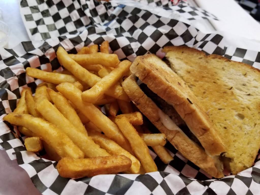 Troys 105 Diner | restaurant | 1286 NC-105, Boone, NC 28607, USA | 8282651344 OR +1 828-265-1344