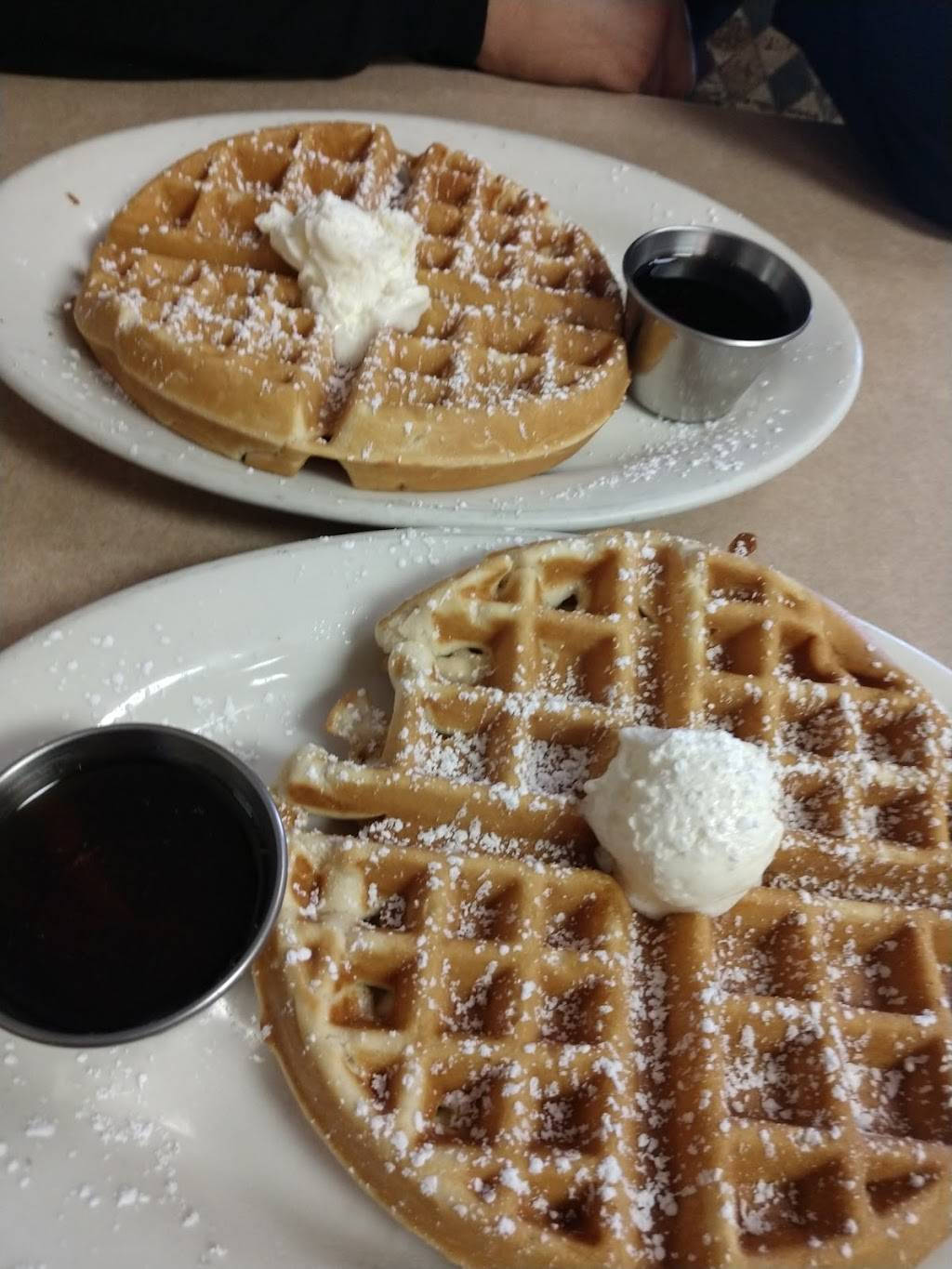 Day Days BBQ & Waffle House | restaurant | 994 E Holt Ave, Pomona, CA 91767, USA | 9096223217 OR +1 909-622-3217