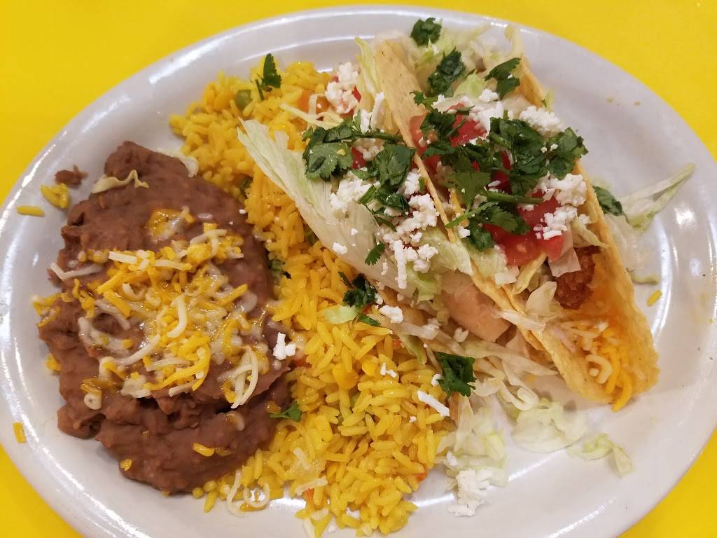 Fuzzys Taco Shop | restaurant | 2405 Tarpon Bay Blvd, Naples, FL 34119, USA | 2396539747 OR +1 239-653-9747