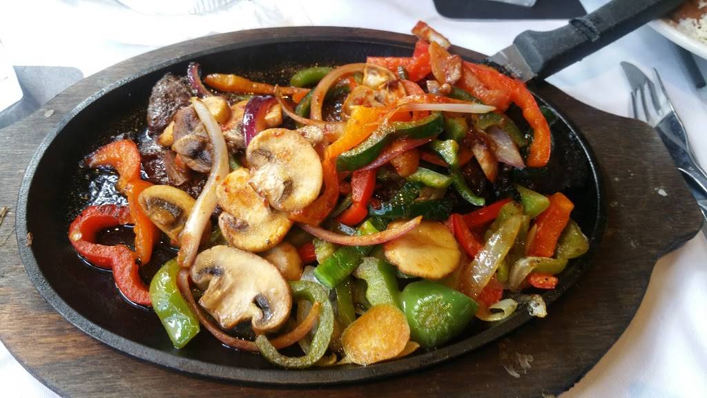 Cyclone Anayas Mexican Kitchen | restaurant | 800 Town and Country Blvd, Houston, TX 77024, USA | 7134611300 OR +1 713-461-1300