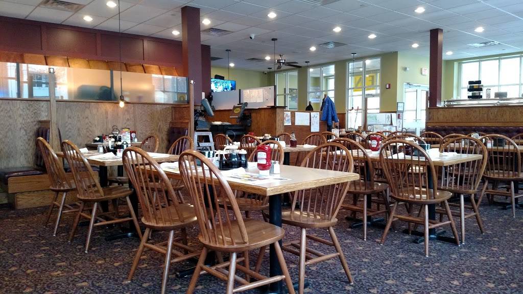 Chips Family Restaurant | restaurant | 775 Main St S, Southbury, CT 06488, USA | 2035861258 OR +1 203-586-1258