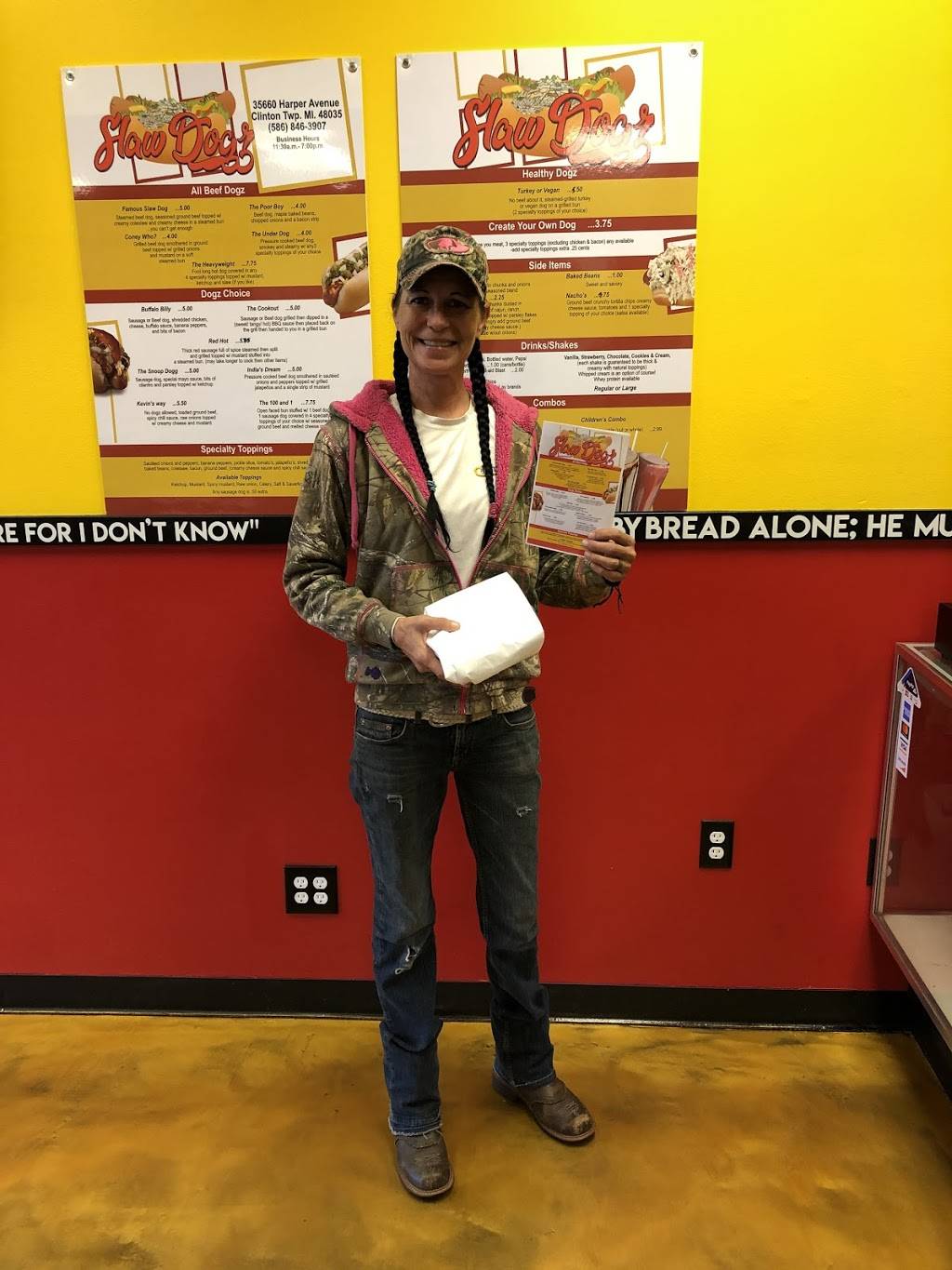 Slaw Dogz | restaurant | 35660 Harper Ave, Clinton Twp, MI 48035, USA | 5868463907 OR +1 586-846-3907