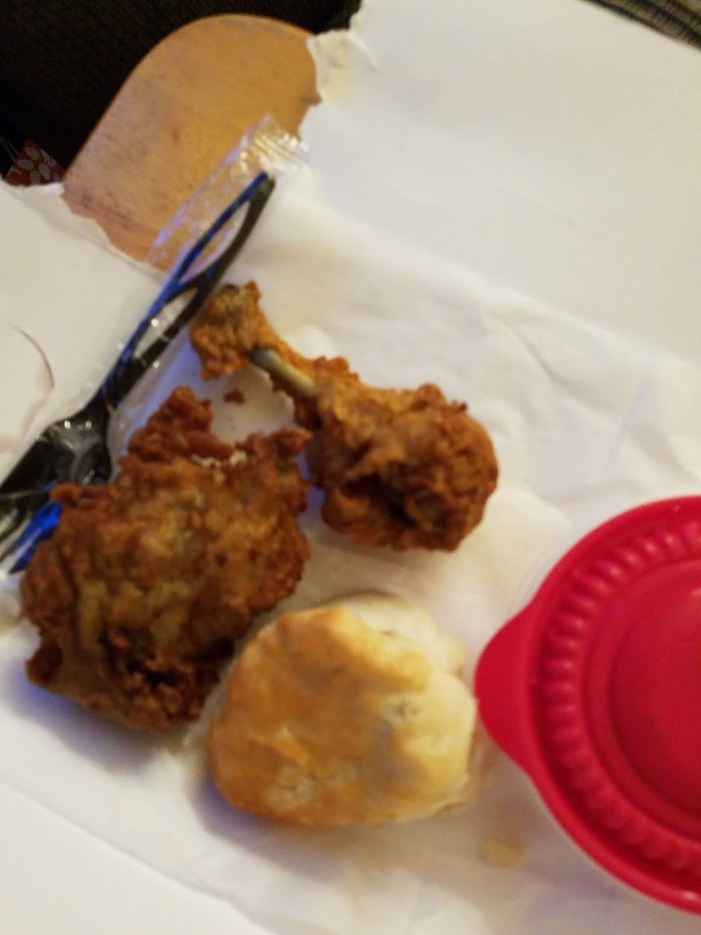 KFC | restaurant | 2310 Lincoln Ave, Charleston, IL 61920, USA | 2173481106 OR +1 217-348-1106