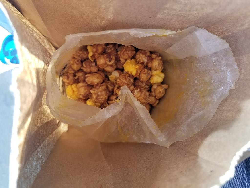 Garrett Popcorn Shops | meal takeaway | 27 W Jackson Blvd, Chicago, IL 60604, USA | 8884767267 OR +1 888-476-7267