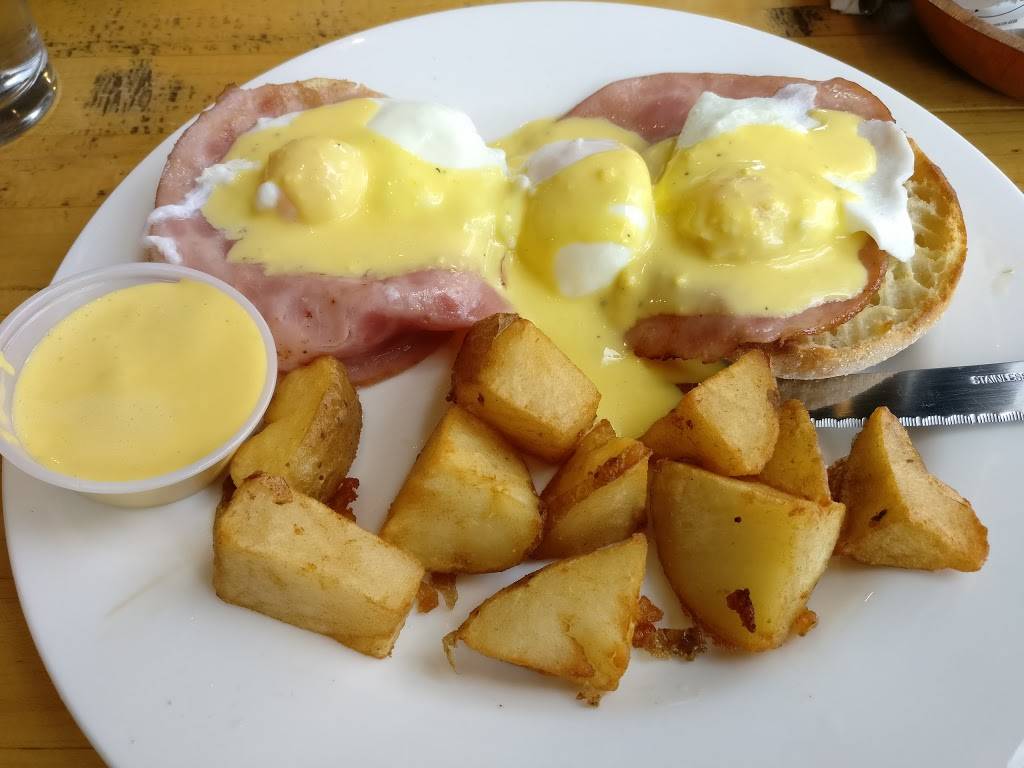 Johnny Gs Cafe | restaurant | 478 Parliament St, Toronto, ON M5A 3A3, Canada | 6473683866 OR +1 647-368-3866