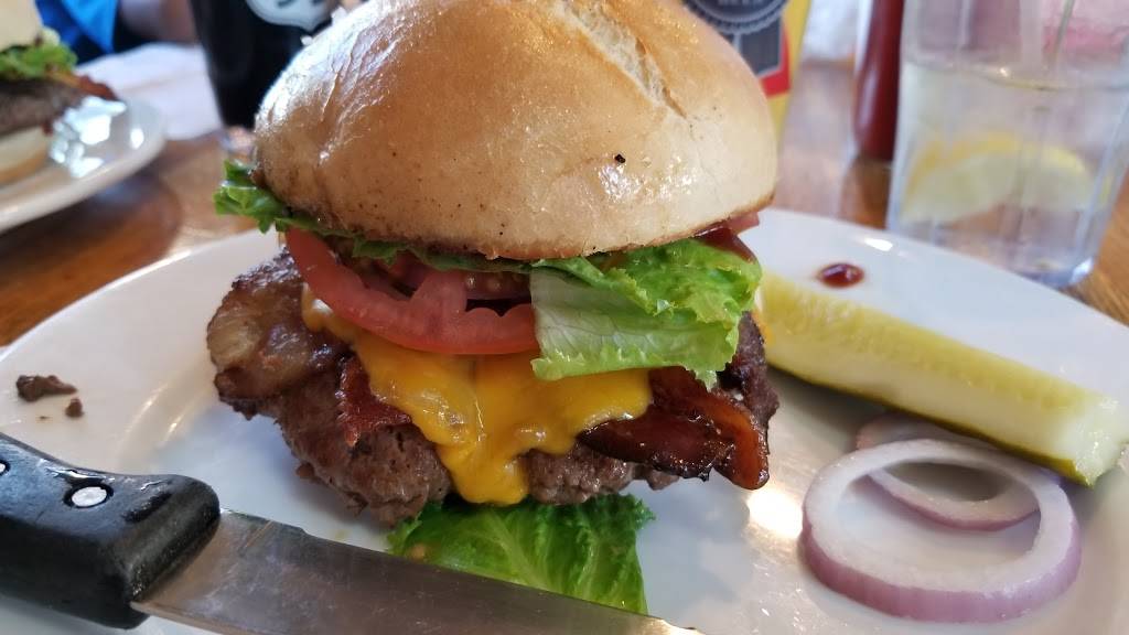 Roadhouse | restaurant | 38412 CA-99, Kingsburg, CA 93631, USA | 5598975433 OR +1 559-897-5433